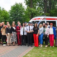 OSP Kołaków i WOPR Legionowo z nowymi karetkami gotowymi ratować zdrowie i życie!