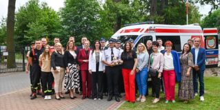 OSP Kołaków i WOPR Legionowo z nowymi karetkami gotowymi ratować zdrowie i życie!