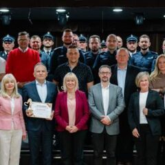 Uroczysta Sesja Rady Miasta Ząbki okazją do podziękowania za pomoc okazaną pogorzelcom