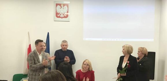 Odznaczenie dla dyrektor Krystyny Ołdak – Medalem Komisji Edukacji Narodowej