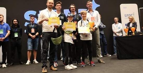 Młodzi konstruktorzy z Tłuszcza z szansą na światowy finał World Robot Olympiad 2025