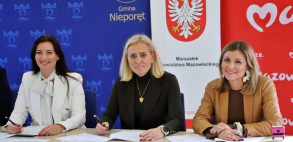 Podpisanie umów z beneficjentami mazowieckiego wsparcia w Nieporęcie