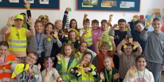 Radzymińska „Stalowa Jedynka” świeci przykładem – Odblaskowa Szkoła 2025 w pełni rozświetlona!