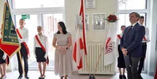 Uroczyste odsłonięcie tablicy Tajnego Nauczania oraz poświęcenie nowego skrzydła szkoły w Strachówce