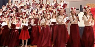 „RÓŻA POLSKA”- Spektakl Teatralny na Święto Niepodległości w wykonaniu Uczniów SP nr 1 w Słupnie