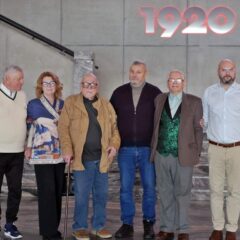 Jerzy Hoffman z wizytą w Muzeum w Ossowie