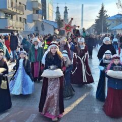 Mieszkańcy Ząbek w Orszaku Trzech Króli