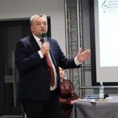 Przyszłość Samorządowej Szkoły Muzycznej oraz rozwiązania dot. organizacji nauki dla uczniów Zespołu Szkolno-Przedszkolnego tematem debaty społecznej w Ostrowi Mazowieckiej