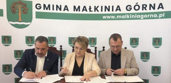 Budynek po byłej szkole podstawowej w Kańkowie już wkrótce zyska nowe życie. Burmistrz Gminy Małkinia Górna podpisał umowę z wykonawcą na budowę żłobka publicznego