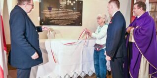 Kobyłka oddała hołd bohaterskiej nauczycielce