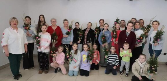 Warsztaty tworzenia palm wielkanocnych w Laskowiźnie