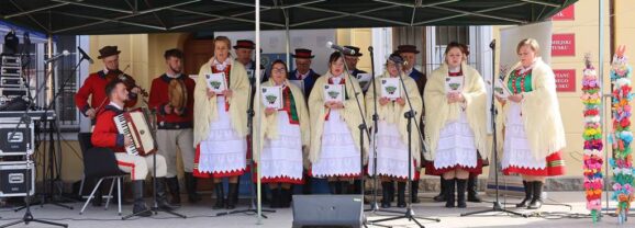 Wielkanocne spotkanie na rynku w Pułtusku – kiermasz sztuki ludowej i warsztaty