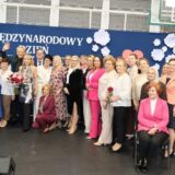 Powiatowe Obchody Międzynarodowego Dnia Pielęgniarki i Położnej okazją do podziękowań pracownikom ostrowskiej służby zdrowia