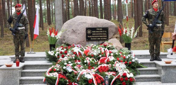 Wspólna pamięć, która łączy kolejne pokolenia mieszkańców Łochowa, Węgrowa, Wołomina i Radzymina… – Uroczyste obchody 82. rocznicy bitwy pod Jerzyskami