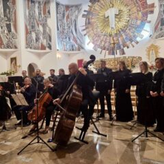 Poruszające „Requiem Pamięci” w Ząbkach… – Mieszkańcy uczcili 42. rocznicę męczeńskiej śmierci bł. ks. Jerzego Popiełuszki